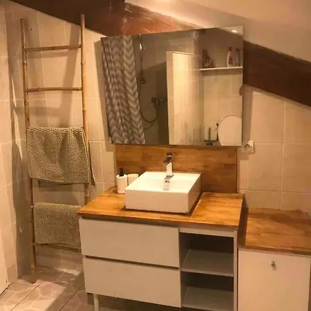Louez L'etage D Maison Basque A 5mn De Bayonne Apartment Mouguerre