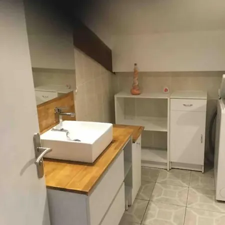 Appartement Louez L’étage D Maison Basque à 5mn De Bayonne *